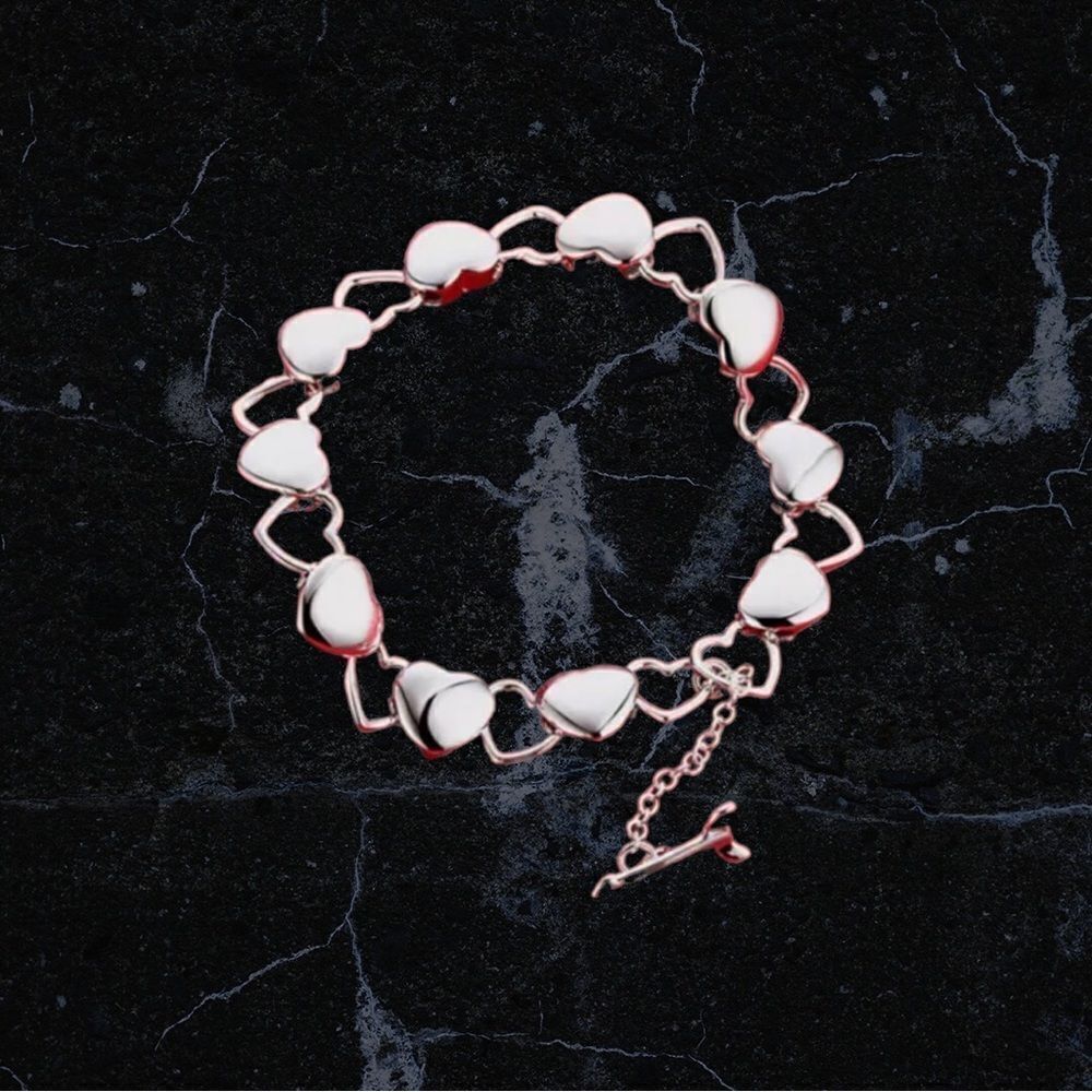 ‎HEART BRACELET WITH ARROW CLASP SS925